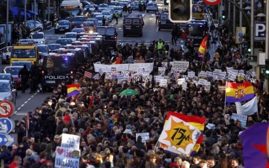 Thousands join new Spain protest