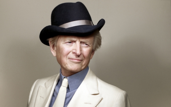 Back from Miami: Tom Wolfe talks up his new novel