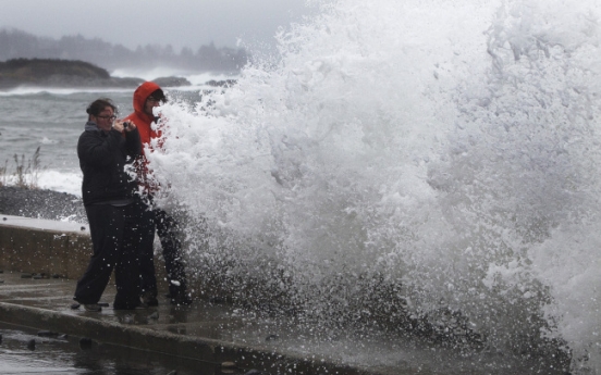 Superstorm Sandy slams into Atlantic coast