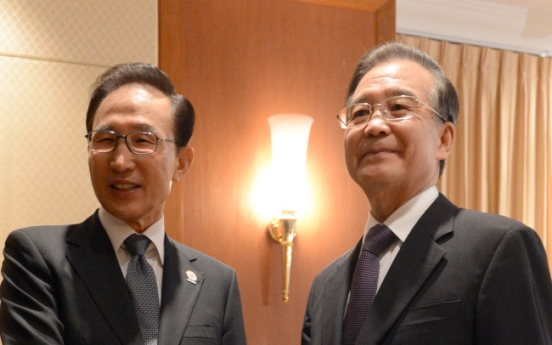 Leaders of Korea, China bash Japan over history