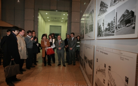 Envoy brings exhibition on Portuguese architecture to Korea