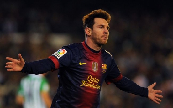 Messi breaks 40-year record with 86th goal of 2012