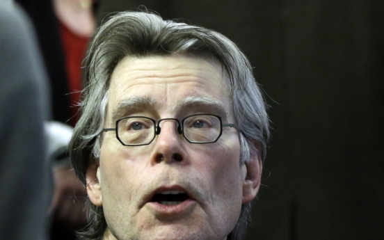 Stephen King offers writing tips to students