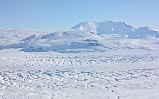 Scientists to probe lake hidden under ice