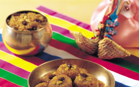 Yaksik, (sweet rice with nuts and jujubes)