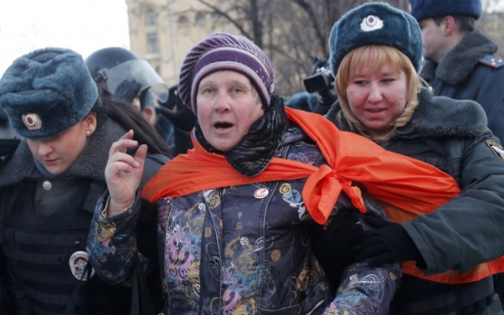 Russia breaks up anti-Putin rally