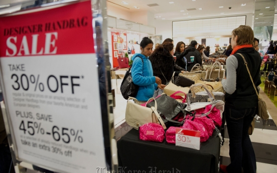 U.S. consumer spending up in Nov.