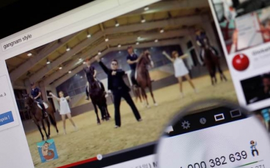 ‘Gangnam Style’ surpasses 1b views