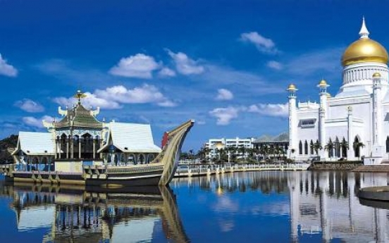 Brunei: Tropical sultanate, golfing paradise