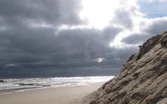 Girl finds human head on Australian beach