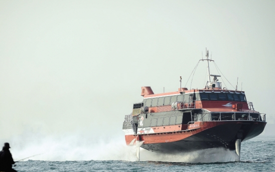 Pollution turns Hong Kong harbor from ‘fragrant’ to foul