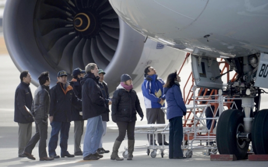 U.S. team in Japan for 787 probe