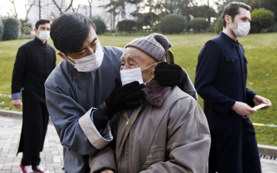 Resumed factory smoke clouds China anti-pollution pledges