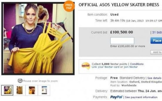 Naked eBay seller‘s photo goes viral