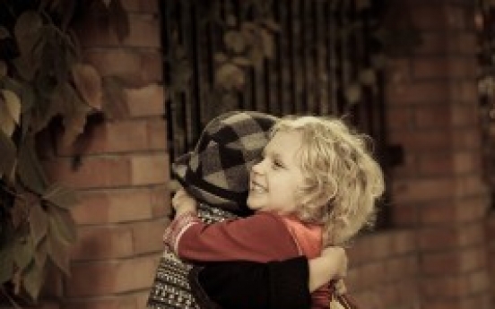 Hugging brings health benefits: study