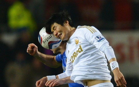 Swansea silences Chelsea to reach League Cup final