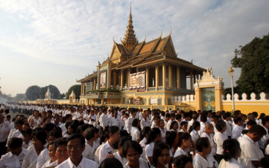 Cambodians bid farewell to ex-king ahead of cremation