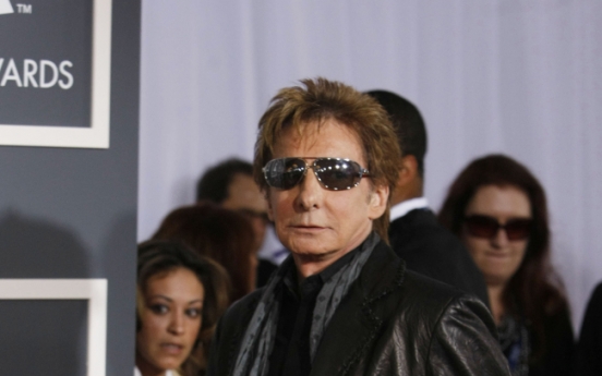 Barry Manilow enjoys ‘intimate’ Broadway return