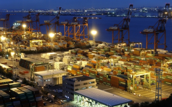 Japan trade deficit hits record in Jan.