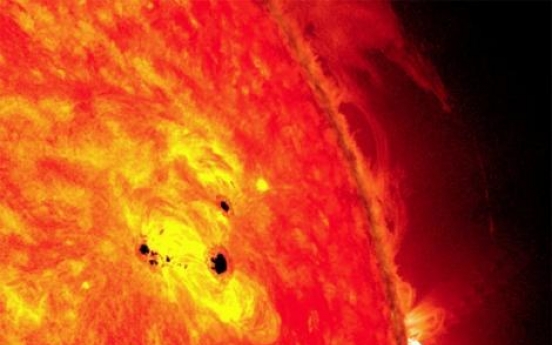 NASA instrument sees giant sunspot forming