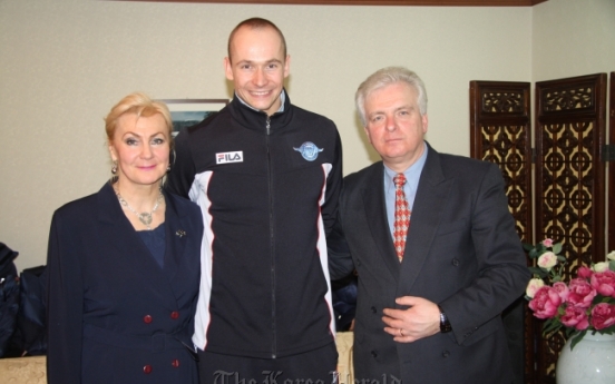 Envoy hosts Slovakian star of volleyball league