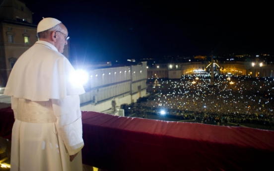 Pope Francis hailed, urged to work for peace