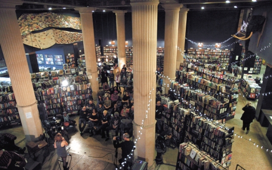 Community gathers at Last Bookstore