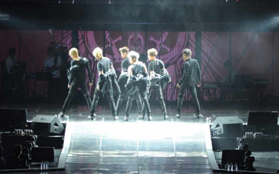 Shinhwa wraps up 15th anniversary concert