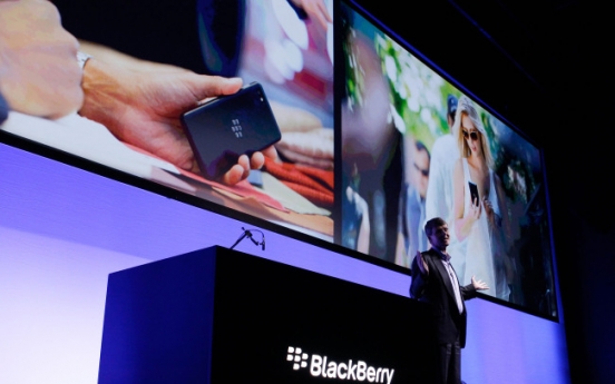 BlackBerry boss takes swipe at Apple