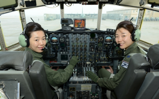 All-female crew flies Air Force’s C-130