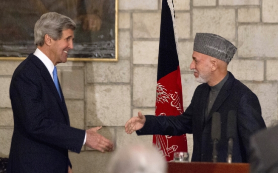 Kerry, Karzai strike upbeat note in Kabul