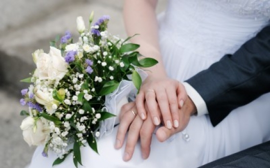 Couple marries at uncle‘s funeral