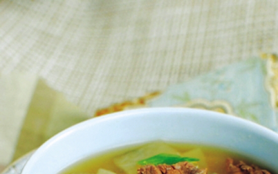 Radish soup, (mu guk)