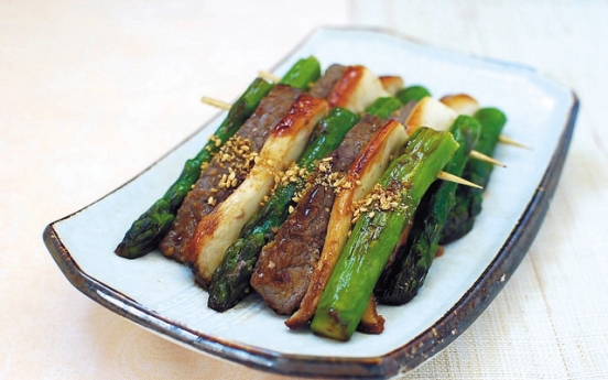 Sanjeok, (skewered beef with asparagus, mushrooms)