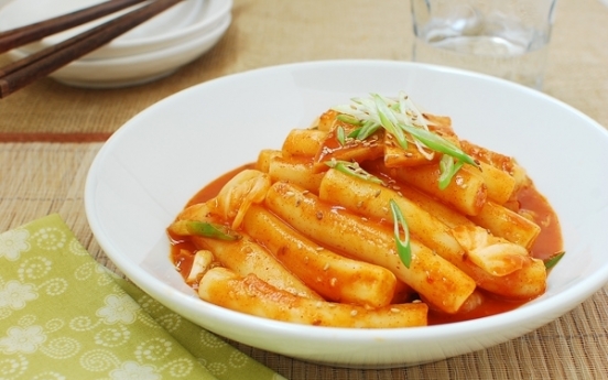 Tteokbokki, (spicy rice cakes)