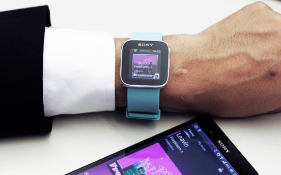 Samsung and Apple develop smartwatches as Sony lags behind