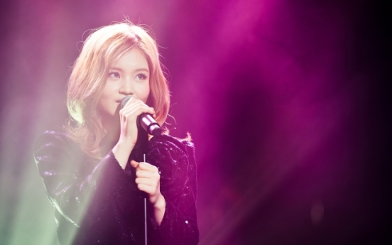 Lee Hi takes first solo concert in her stride