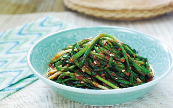 Buchu kimchi (garlic chives kimchi)