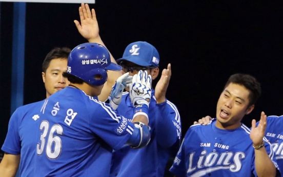 Samsung's Lee Seung-yeop ties S. Korean home run record