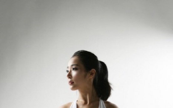 [Photo News] Nadia opens a new yoga class for instructors