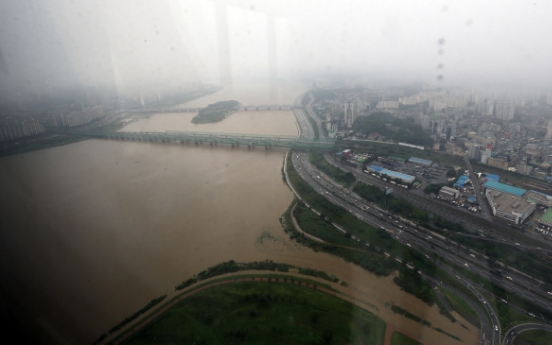 Downpour kills 3 in Gyeonggi