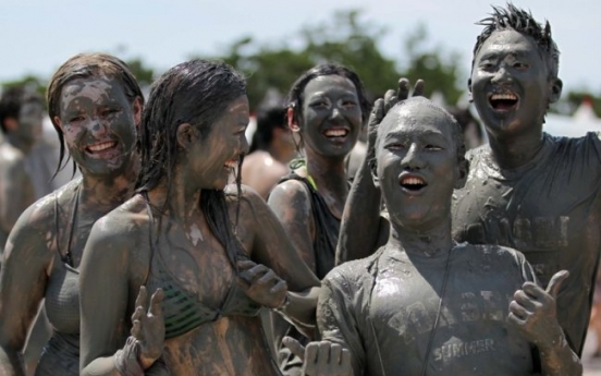 Boryeong Mud Festival attracts overseas tourists