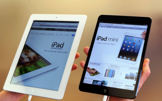 Apple developing iPhones, tablets with bigger screens