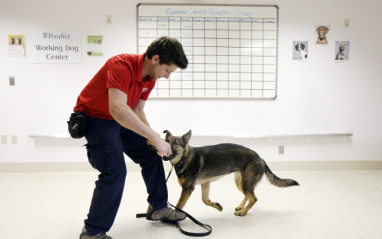 Dogs help sniff out cancer