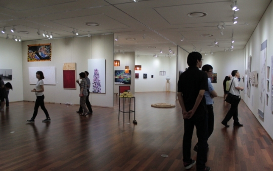 Art students open exhibition in Seoul City Hall