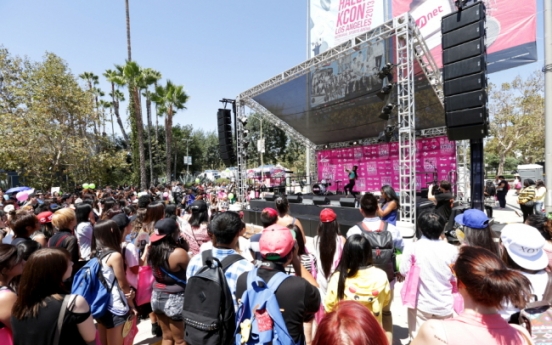 Hallyu fans pack KCON culture festival