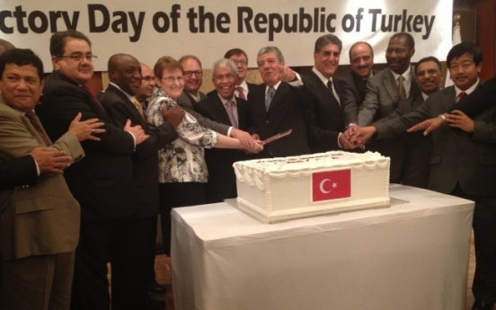 Turkish envoy announces retirement at Victory Day reception