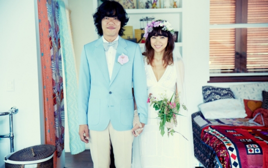 Lee Hyori releases wedding photographs