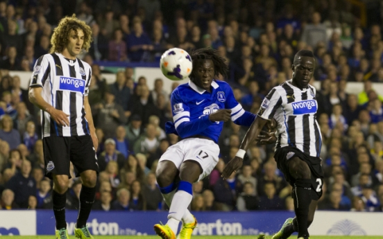 Lukaku lifts Everton to 3-2 victory