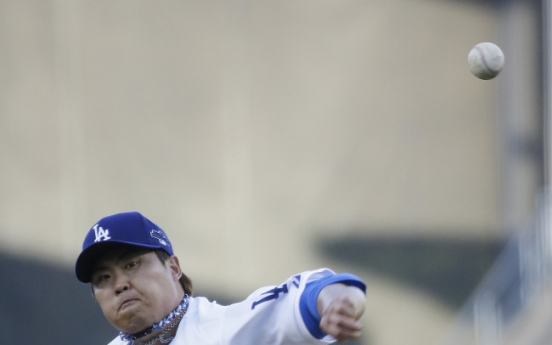 [Newsmaker] Ryu first Korean to win in MLB postseason